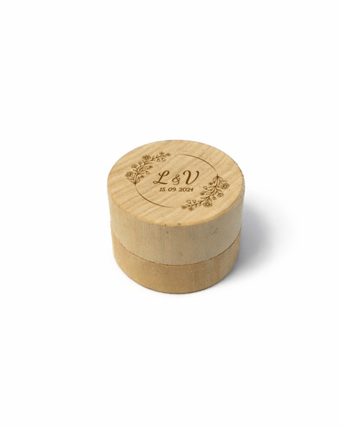 Dřevěná kulatá krabička 4x2,7 cm na svatební prstýnky kruh