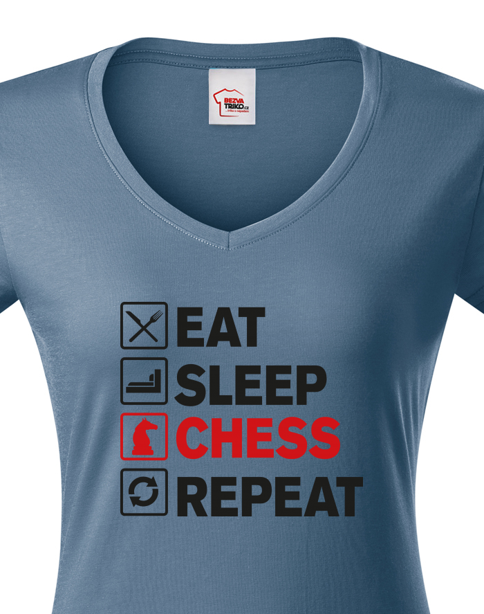 Dámské tričko s výstřihem do V - Eat Sleep Chess Repeat