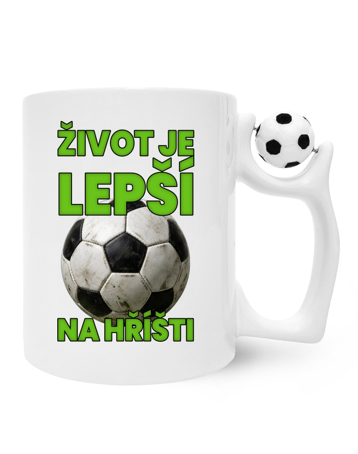 Keramický hrnek s míčem Fotbal Život je lepší na hřišti